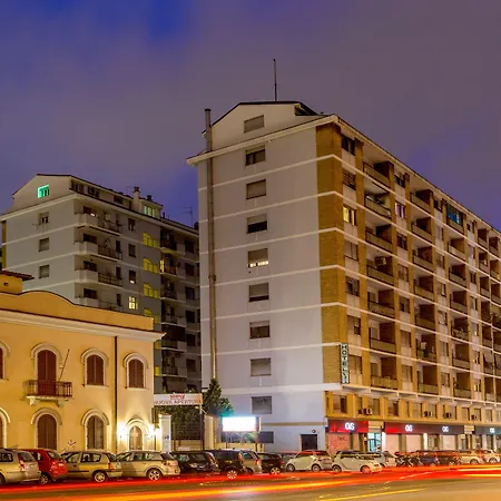 Radio Hotel-2